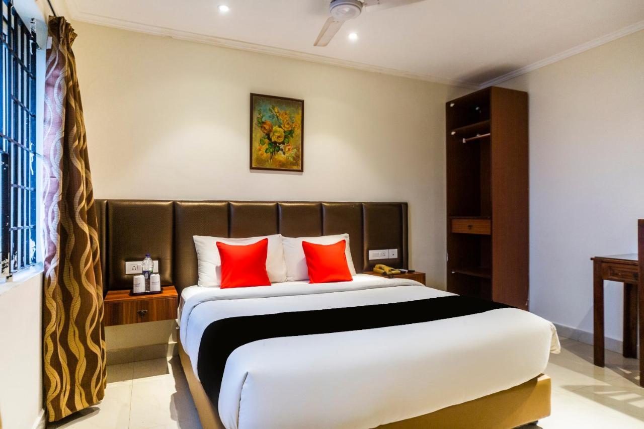 Capital O 66763 Blossoms Serviced Apartments Chennai Exterior foto