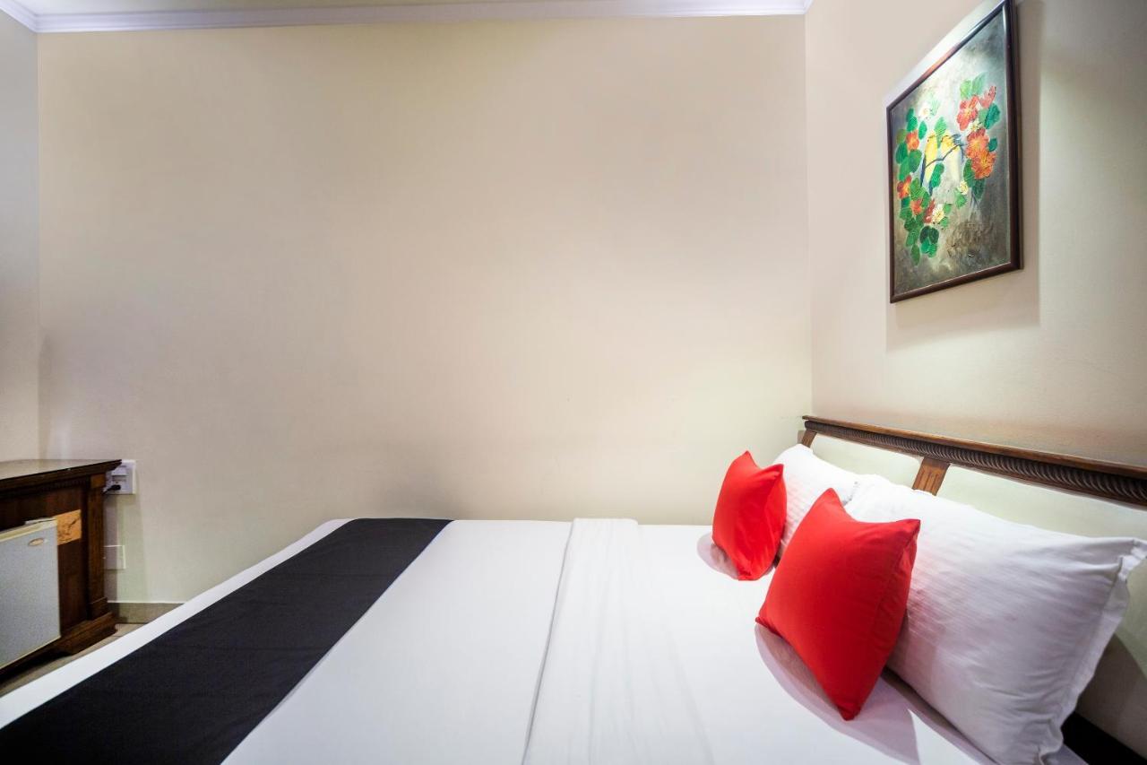 Capital O 66763 Blossoms Serviced Apartments Chennai Exterior foto
