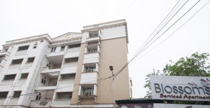 Capital O 66763 Blossoms Serviced Apartments Chennai Exterior foto