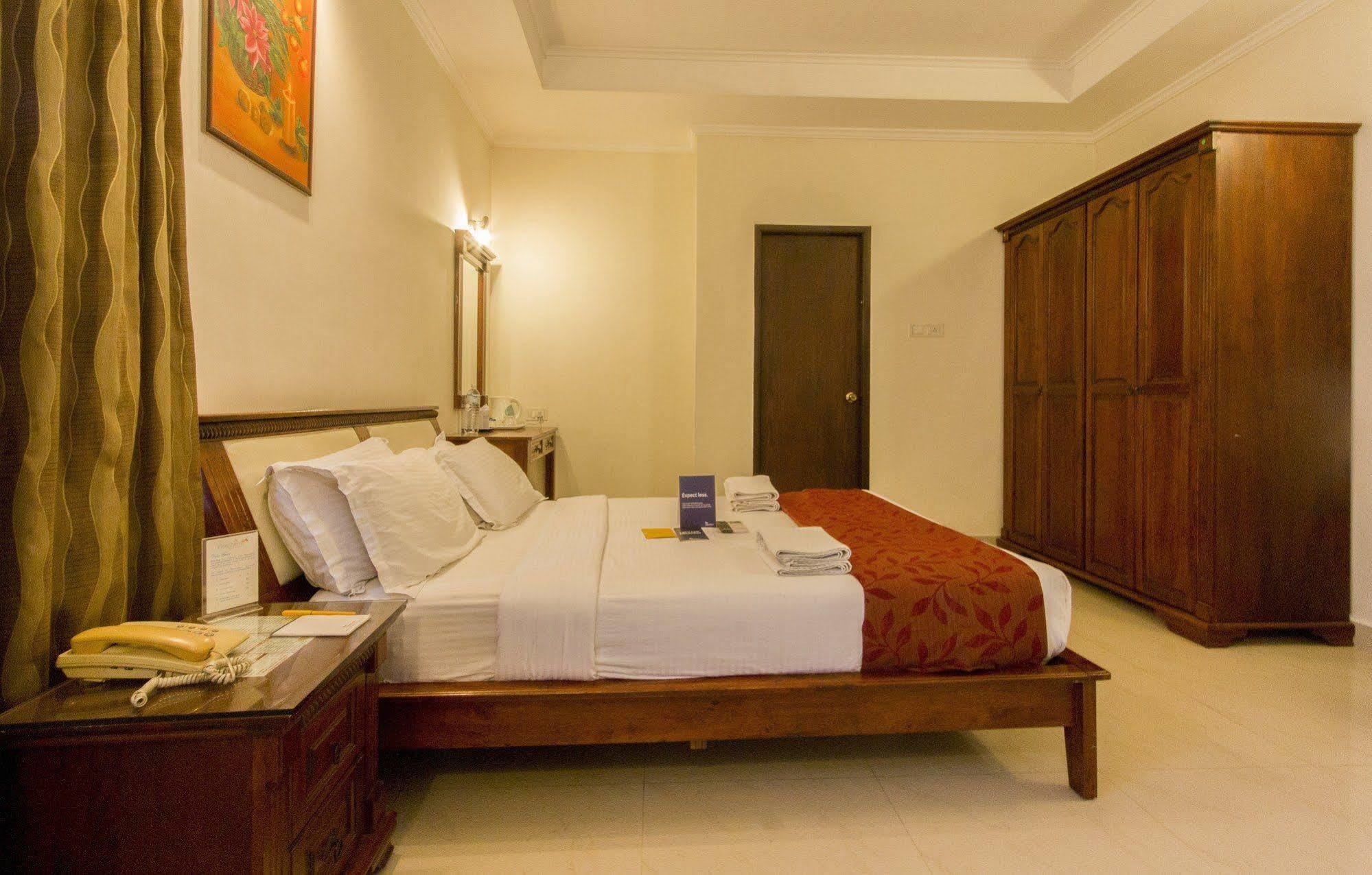 Capital O 66763 Blossoms Serviced Apartments Chennai Exterior foto